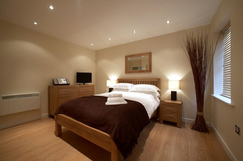 Appartamento Southwich House By Esa Swindon Esterno foto